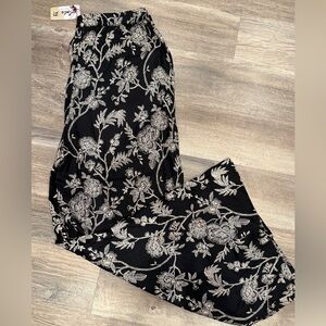 LOLA P Black and White Floral Wide Leg Women’s pants.